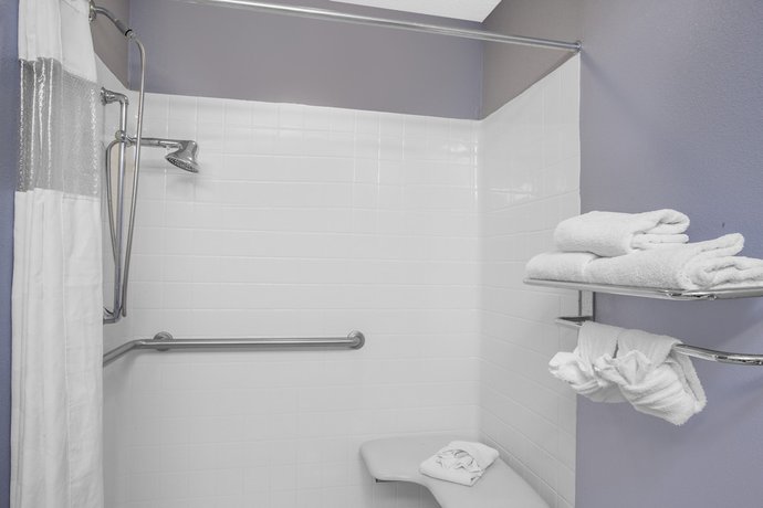 Imagen de la habitación del Hotel Microtel Inn and Suites by Wyndham Dover, Dover Base. Foto 12