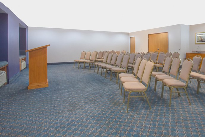 Imagen de los interiores del Hotel Microtel Inn and Suites by Wyndham Dover, Dover Base. Foto 16