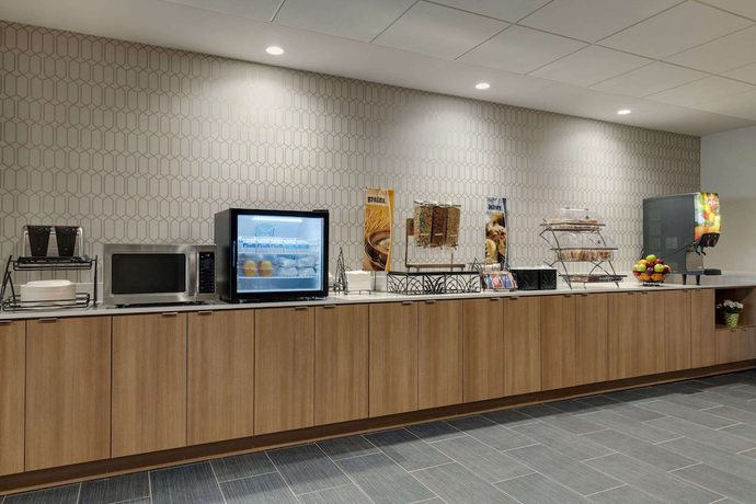 Imagen del bar/restaurante del Hotel Microtel Inn and Suites by Wyndham Gambrills. Foto 2