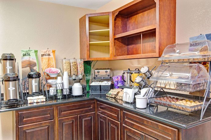 Imagen del bar/restaurante del Hotel Microtel Inn and Suites by Wyndham Gatlinburg. Foto 5