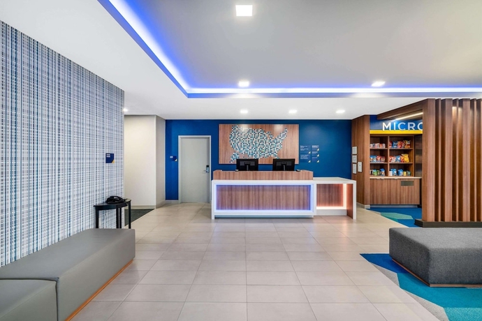 Imagen de los interiores del Hotel Microtel Inn and Suites by Wyndham Hot Springs. Foto 15