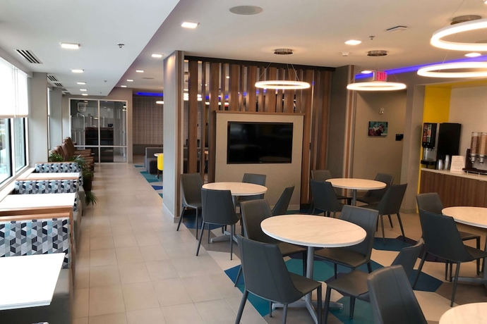 Imagen del bar/restaurante del Hotel Microtel Inn and Suites by Wyndham Hot Springs. Foto 2