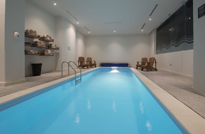 Imagen de la piscina del Hotel Microtel Inn and Suites by Wyndham Irapuato. Foto 20