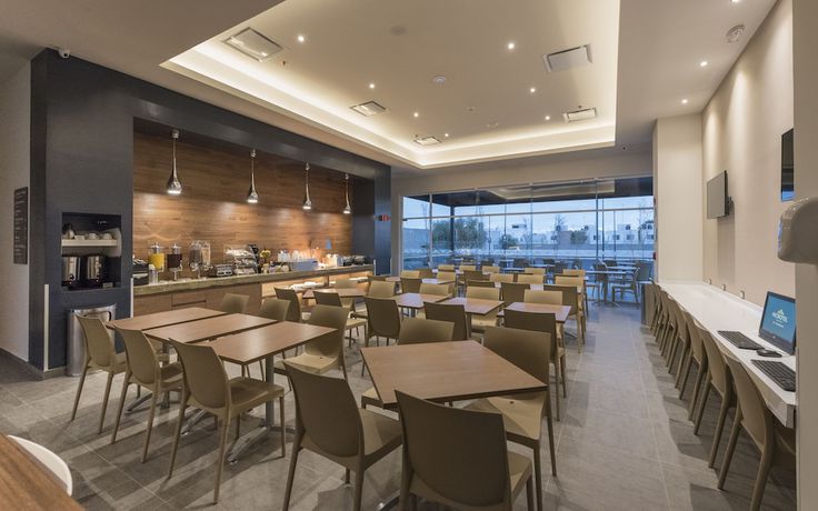 Imagen del bar/restaurante del Hotel Microtel Inn and Suites by Wyndham Irapuato. Foto 3
