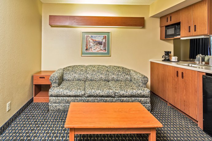 Imagen de la habitación del Hotel Microtel Inn and Suites by Wyndham Leesburg/Mt Dora. Foto 4