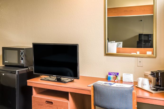 Imagen de la habitación del Hotel Microtel Inn and Suites by Wyndham Leesburg/Mt Dora. Foto 9
