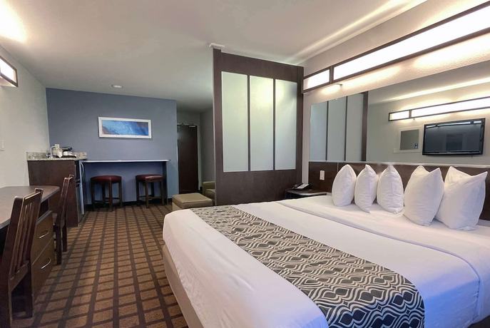 Imagen de la habitación del Hotel Microtel Inn and Suites by Wyndham Michigan City. Foto 8