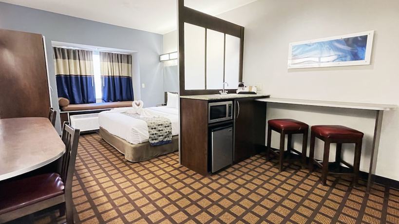 Imagen de la habitación del Hotel Microtel Inn and Suites by Wyndham Michigan City. Foto 12