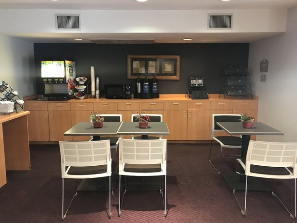 Imagen del bar/restaurante del Hotel Microtel Inn and Suites by Wyndham Morgan Hill/San Jose Area. Foto 4
