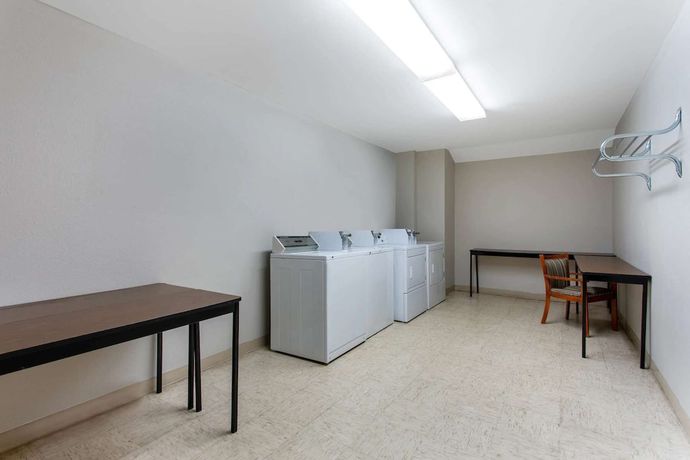 Imagen de los interiores del Hotel Microtel Inn and Suites by Wyndham Philadelphia Airport. Foto 27