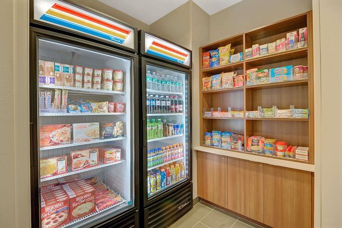 Imagen de los interiores del Hotel Microtel Inn and Suites by Wyndham Philadelphia Airport. Foto 32