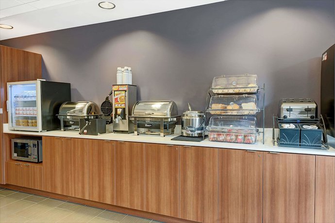 Imagen del bar/restaurante del Hotel Microtel Inn and Suites by Wyndham Philadelphia Airport. Foto 4