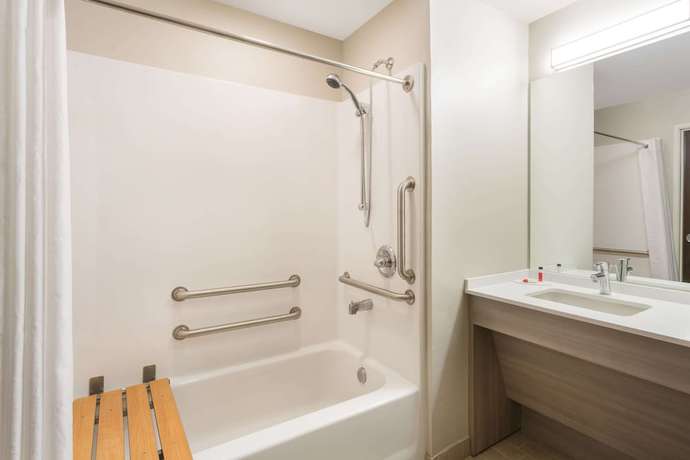 Imagen de la habitación del Hotel Microtel Inn and Suites by Wyndham Springville/Provo. Foto 4