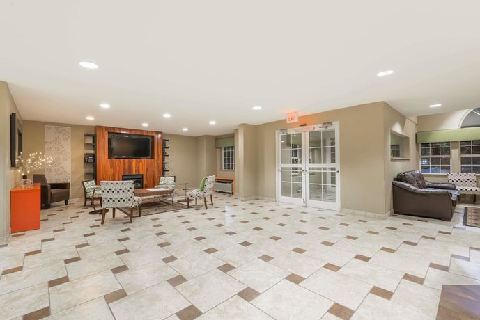 Imagen del bar/restaurante del Hotel Microtel Inn and Suites by Wyndham West Chester. Foto 3