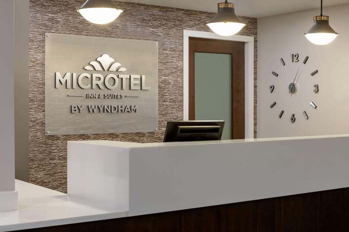 Imagen de los interiores del Hotel Microtel Inn and Suites by Wyndham Weyburn. Foto 19