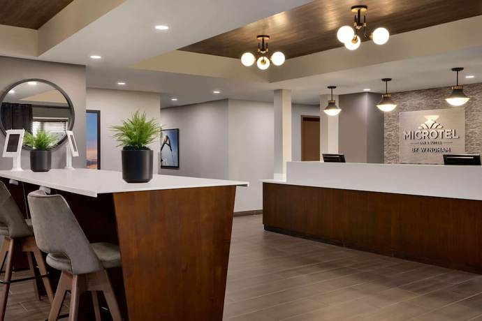 Imagen de los interiores del Hotel Microtel Inn and Suites by Wyndham Weyburn. Foto 20