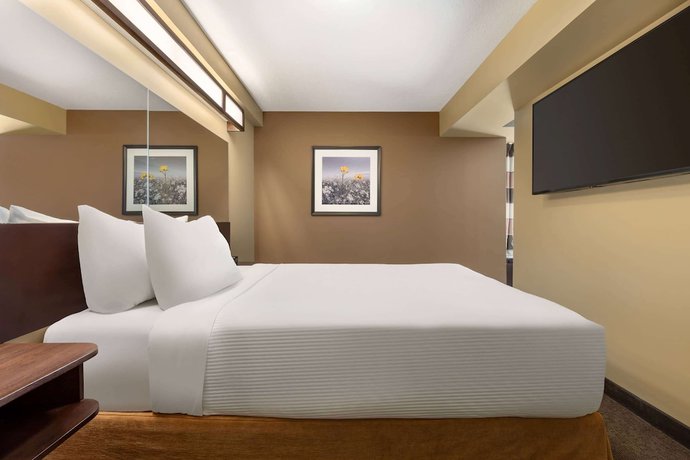 Imagen de la habitación del Hotel Microtel Inn and Suites by Wyndham Weyburn. Foto 17