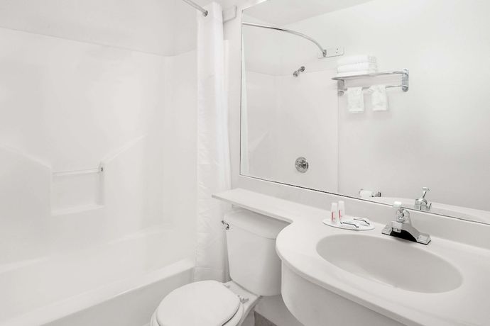 Imagen de la habitación del Hotel Microtel Inn by Wyndham Broken Bow. Foto 14