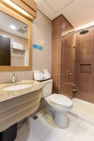 Imagen de la habitación del Hotel Microtel by Wyndham South Forbes near Nuvali. Foto 16