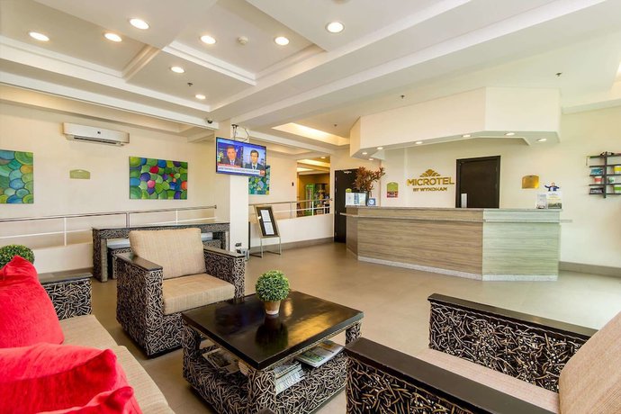 Imagen de los interiores del Hotel Microtel by Wyndham South Forbes near Nuvali. Foto 19