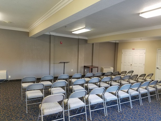 Imagen de los interiores del Hotel Mid City Inn and Suites. Foto 17