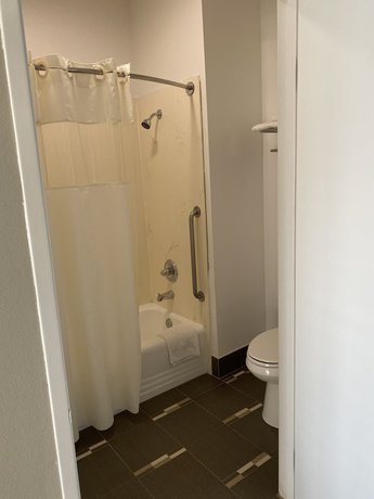 Imagen de la habitación del Hotel Mid City Inn and Suites. Foto 6