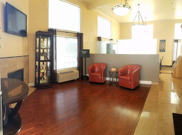 Imagen de los interiores del Hotel Mid City Inn and Suites. Foto 18