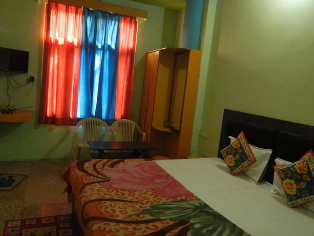 Imagen de la habitación del Hotel Mid Town, Bhilwara. Foto 3