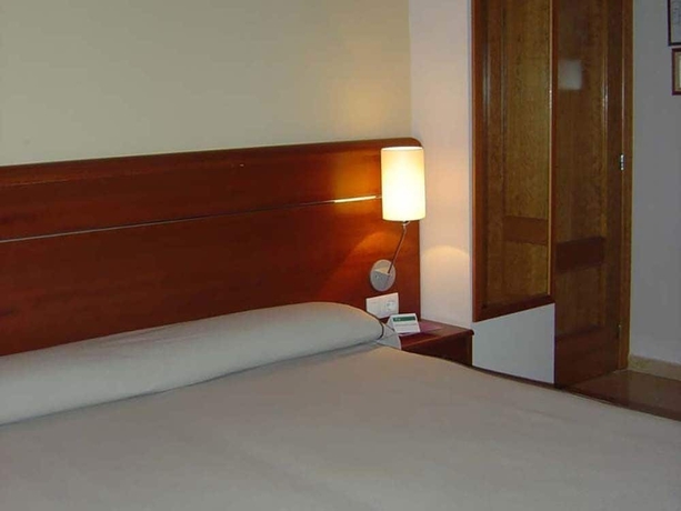 Imagen de la habitación del Hotel Midama. Foto 9