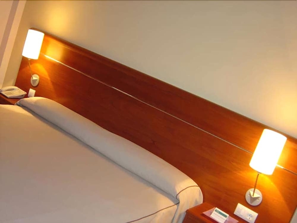 Imagen de la habitación del Hotel Midama. Foto 10