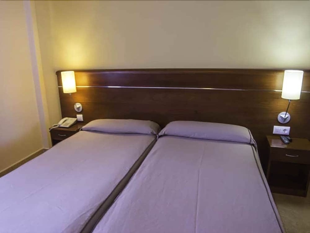 Imagen de la habitación del Hotel Midama. Foto 11