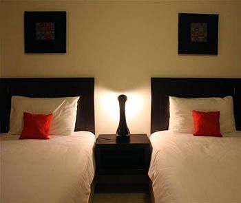 Imagen del bar/restaurante del Hotel Midan Suites. Foto 4