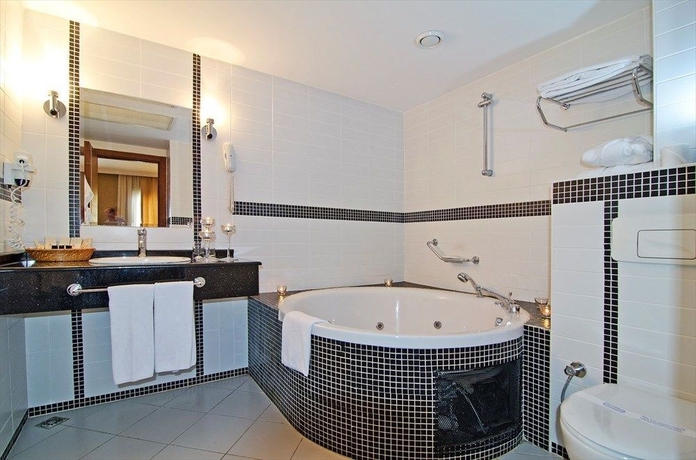 Imagen de la habitación del Hotel Midas. Foto 7