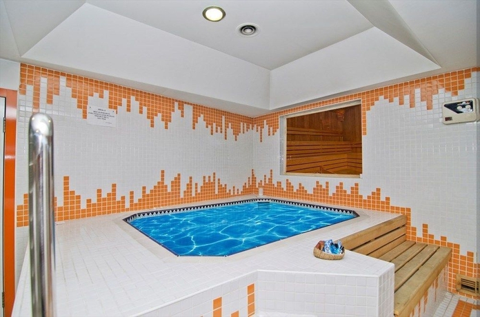 Imagen de la piscina del Hotel Midas. Foto 15