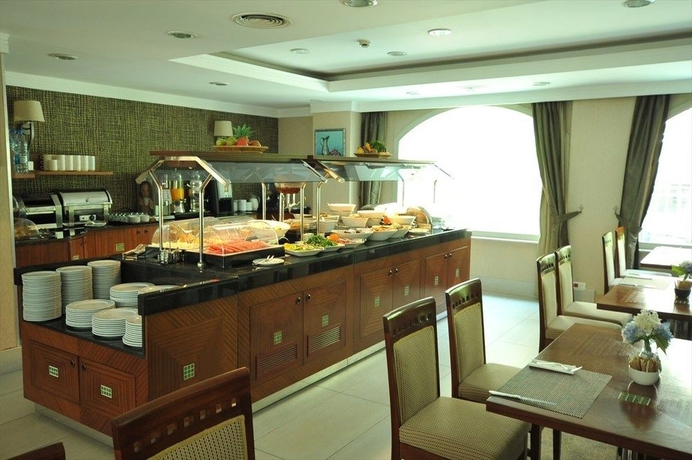 Imagen del bar/restaurante del Hotel Midas. Foto 3