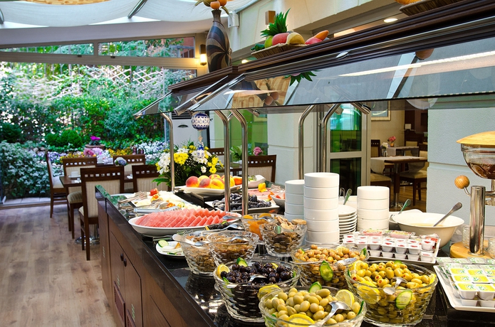 Imagen del bar/restaurante del Hotel Midas. Foto 5