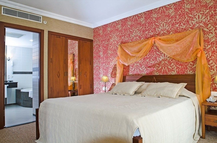 Imagen de la habitación del Hotel Midas. Foto 13