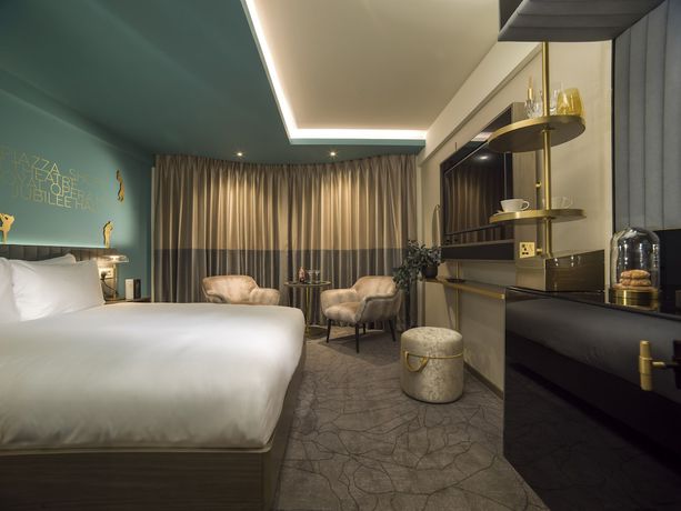 Imagen de la habitación del Hotel Middle Eight. Foto 15