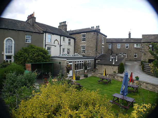 Imagen de los exteriores del Hotel Middle House. Foto 20