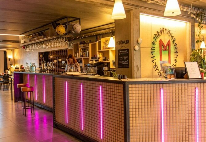 Imagen de los interiores del Hotel Midgard Base Camp. Foto 31