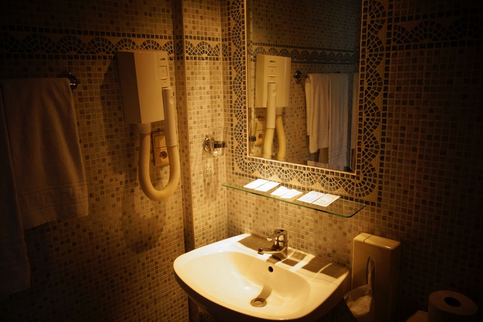 Imagen de la habitación del Hotel Midi-zuid. Foto 7