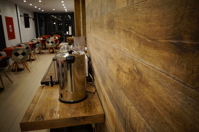 Imagen del bar/restaurante del Hotel Midi-zuid. Foto 4