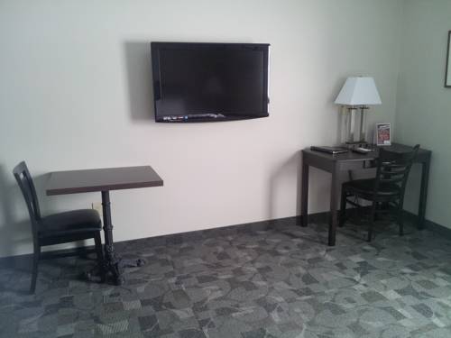 Imagen de la habitación del Hotel Midland Inn and Suites. Foto 8