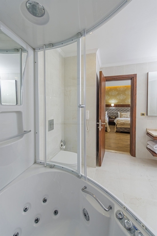 Imagen de la habitación del Hotel Midmar Deluxe. Foto 6