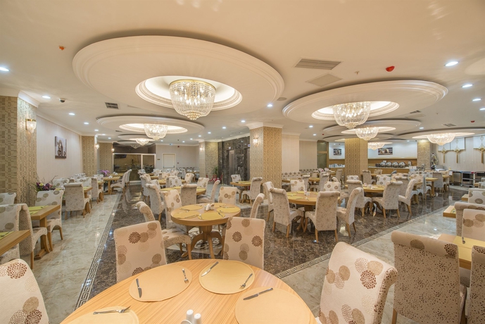 Imagen del bar/restaurante del Hotel Midmar Deluxe. Foto 4