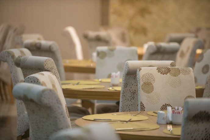 Imagen del bar/restaurante del Hotel Midmar Deluxe. Foto 5