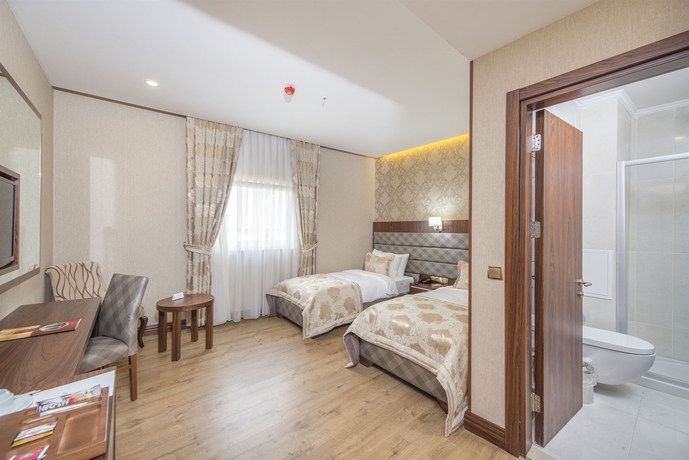 Imagen de la habitación del Hotel Midmar Deluxe. Foto 10