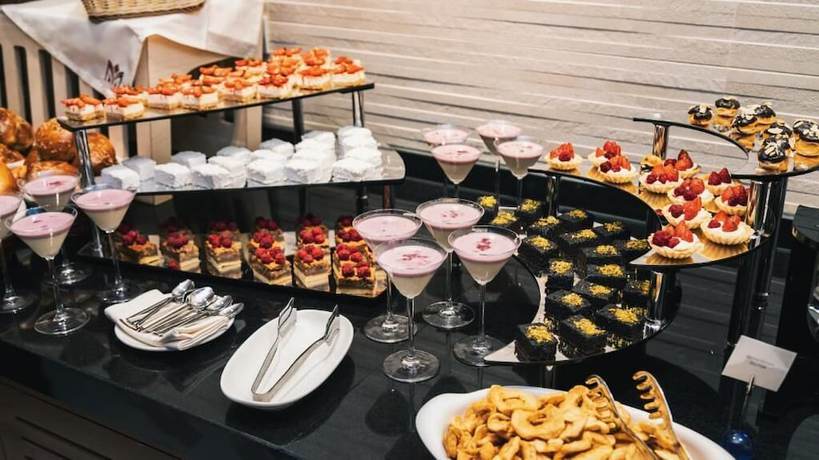 Imagen del bar/restaurante del Hotel Midtown, Baku. Foto 3