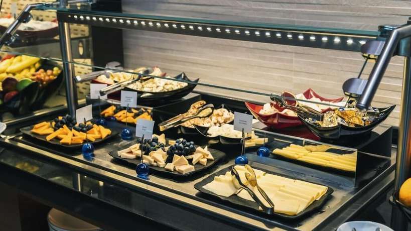 Imagen del bar/restaurante del Hotel Midtown, Baku. Foto 5