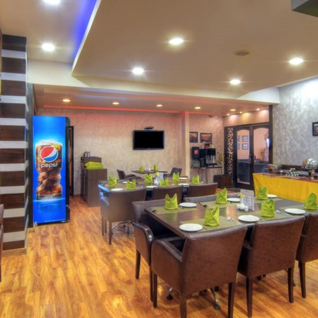Imagen general del Hotel Midtown By Royal Collection. Foto 2